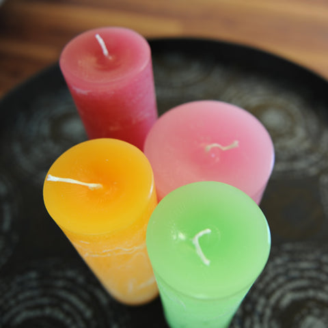 EM-Keramik-Kerze schlank optimiert mit EM-Keramikpulver in vier verschiedenen Farben