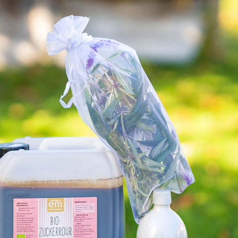 Anwendungsbeispiel - Säckchen zum Befüllen mit lokalen Kräutern als Zusatz bei der Fermentation