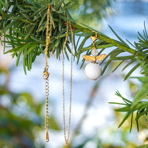 Engel weiß mit Goldkette