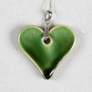 Herz moosgrün, silber 42 cm