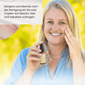 Morgens und abends nach der Reinigung ein bis zwei Tropfen auf Gesicht, Hals und Dekolleté auftragen