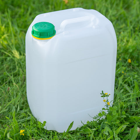 Flaschen und Kanister Leergebinde weiß / neutral