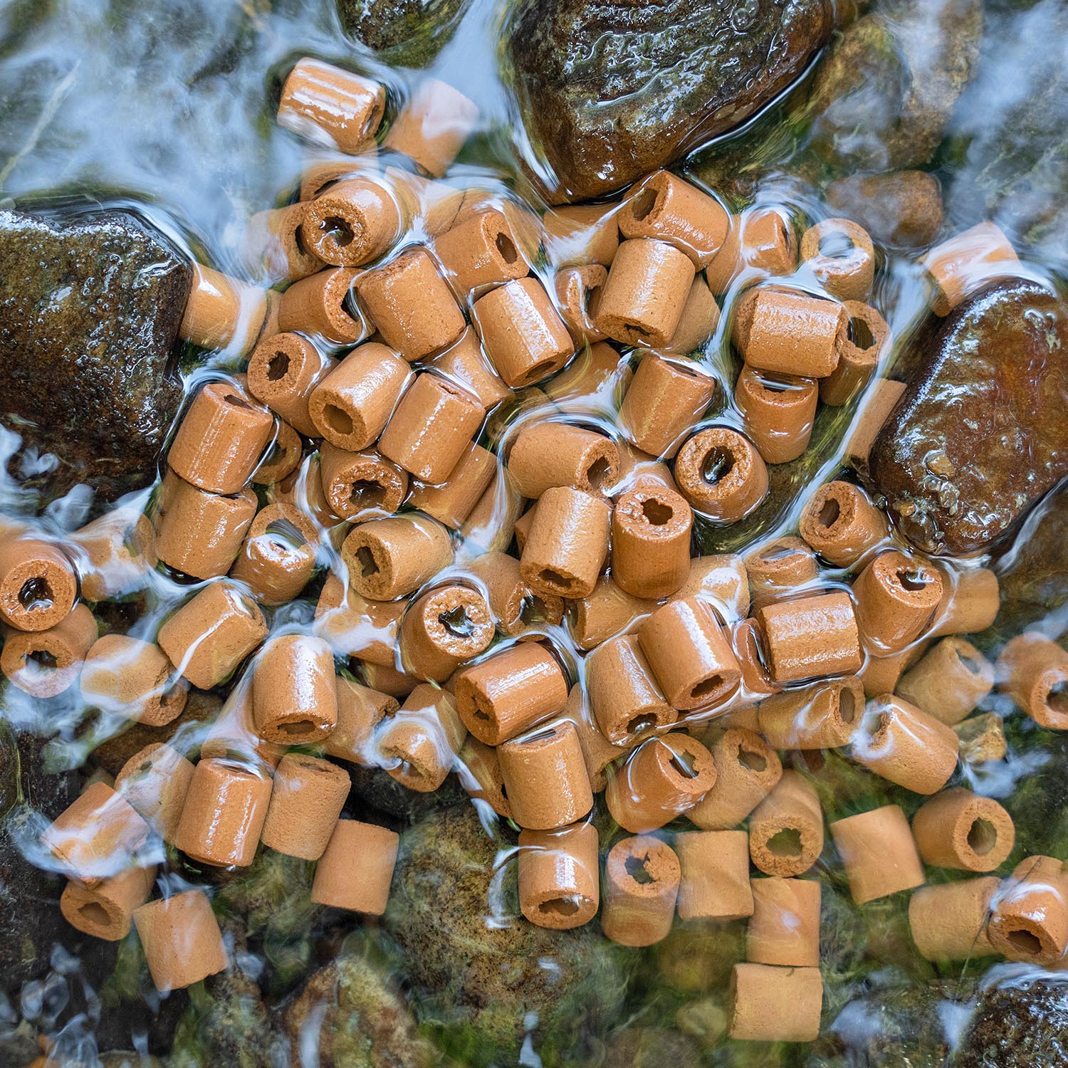 MULTIKRAFT EM Keramik Rote Pipes 340 G – Gegen Algen Im Teich & Aquarium, Mit Effektiven Mikroorganismen
