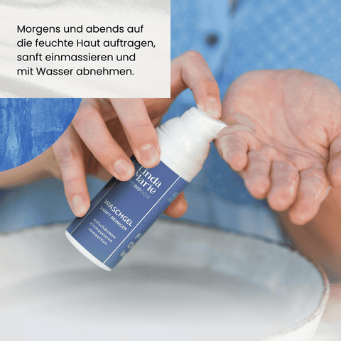 Morgens und abends auf die feuchte Haut auftragen, sanft einmassieren und mit Wasser abnehmen.